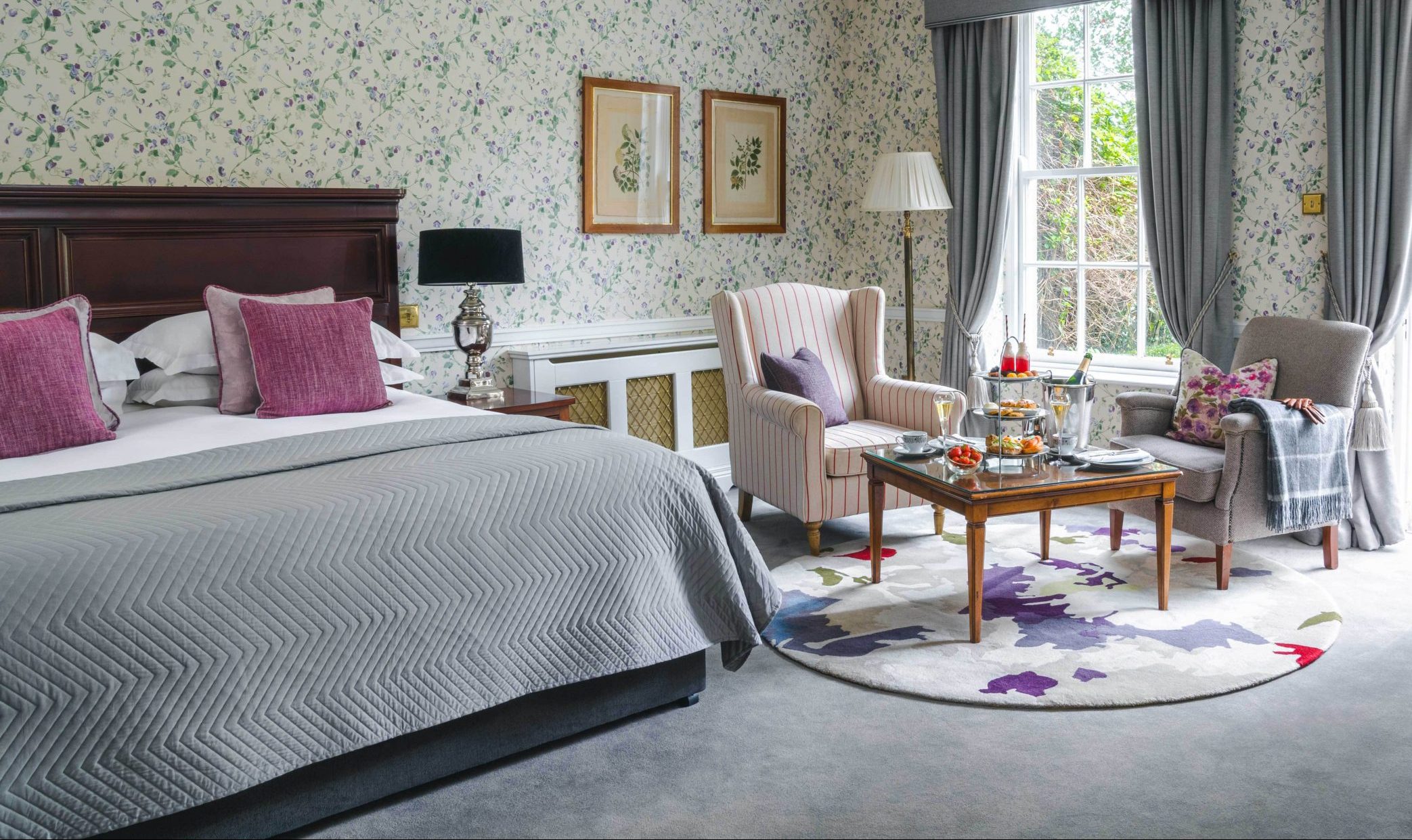 https://www.mountjuliet.ie/wp-content/uploads/2019/12/Manor-House-Junior-Suite-1-scaled-e1631720189558.jpg